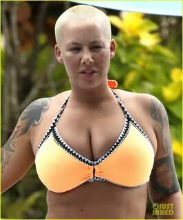 Amber Rose Flaunts Her Curves in a Bikini in Hawaii: Photo 3