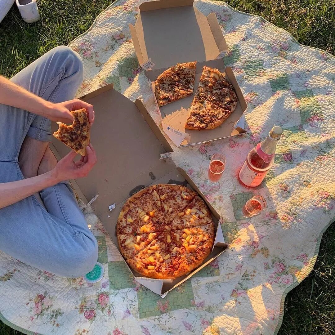 фотосессия с пиццей на природе фото 42