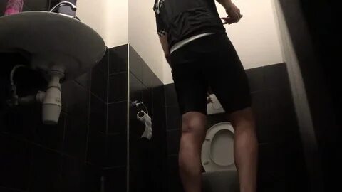2 guys pissing double trouble - ThisVid.com