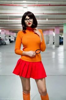 Alithia - Velma Dinkley - Cosplay - Scooby Doo Cosplay woman