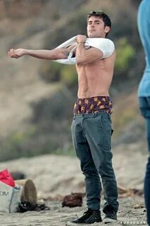 Fact: There Is No Such Thing as Too Much Zac Efron Shirtless