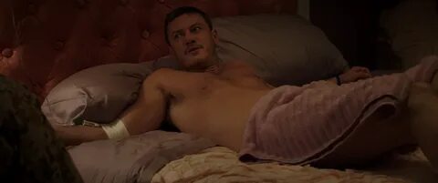 Slideshow luke evans naked.
