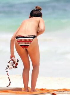Kelly Brook - Wearing Bikini in Cancun 2013 -01 GotCeleb