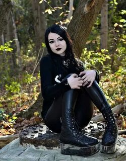 Pin by taylor on Patricia Absinthe-Model Goth girls, Goth wo