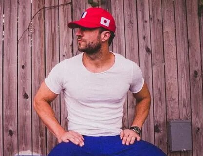 Sam Hunt's Mystery Image is Driving Fans Wild