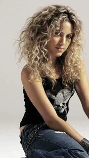Shakira has great curls! Coupe de cheveux, Cheveux, Belle co