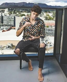 Noah Centineo Noah, Mens outfits, Guys