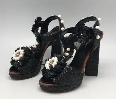 Женские летние кожаные туфли Dolce & Gabbana черные с украше