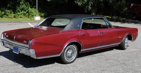 File:1967 Oldsmobile Cutlass 4 door hardtop sedan.jpg - Wiki