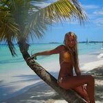 Ally walker bikini 🍓 Jennifer Love Hewitt: Hottest Sexiest P