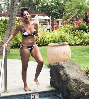 Tracee Ellis Ross Thirst Trapping at The Pool #ForTheBros (P