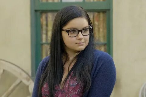 Alex Dunphy, 'Modern Family' - 20 Of The Best Middle Child C