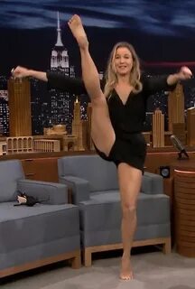 Her Calves Muscle Legs: Renée Zellweger Strong Calves