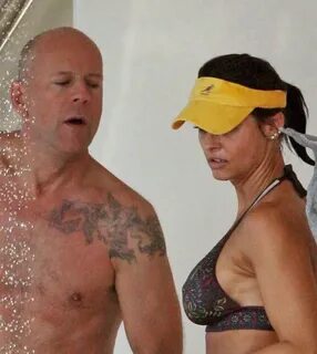 Bruce Willis 'Ho Hum Tattoos - Promi Tattoos
