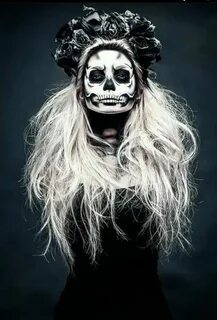 Maquillaje de Día de Muertos Halloween makeup sugar skull, S