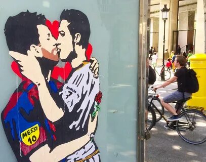 Artista põe Cristiano Ronaldo a beijar Messi antes do clássico - MoveNotícias