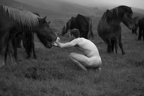 sexy naked men horseriding (4) Doogleburger