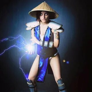 Cosplay Raiden Mortal Kombat