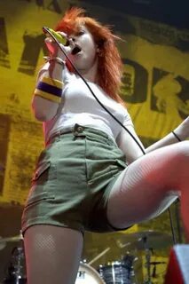 Hayley Williams clothed too much! - picture #48496