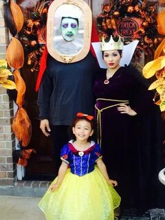 Evil Queen, Magic Mirror and Snow White Snow white halloween