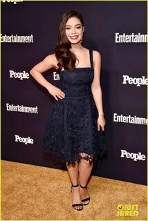 Freaking gorgeous Auli'i cravalho, Hottest female celebritie