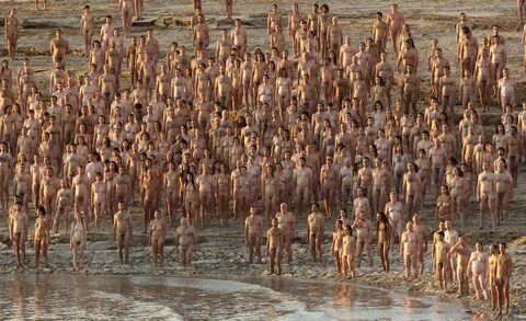 Spencer Tunick Marks Mexico's Day Of The Dead With Usual Bat