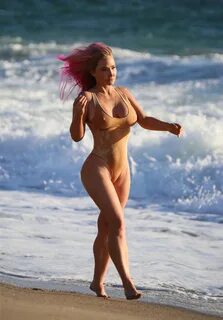 Nikki Lund Hard Nips And Incredible Curvy Bikini Bod - Holly