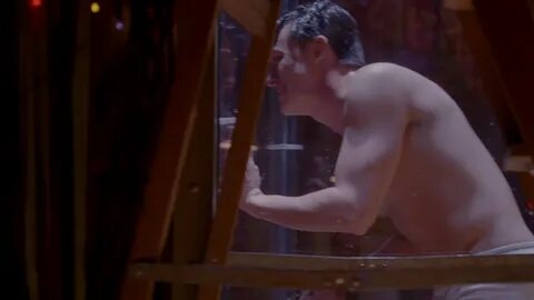 ausCAPS: Finn Wittrock shirtless in American Horror Story: F