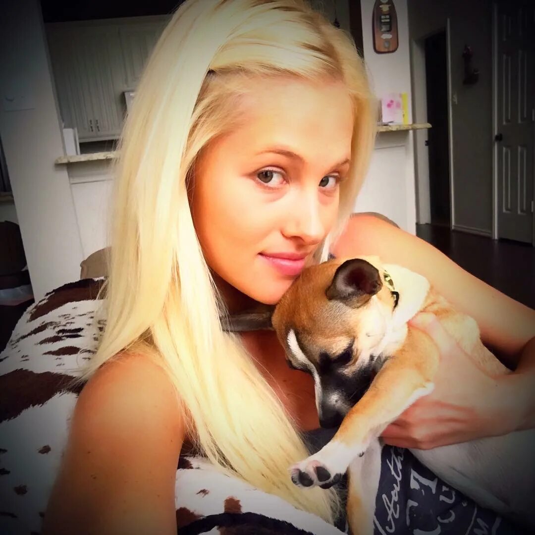 Tomi Lahren в Instagram: "It's #nationaldogday and this is my lit...