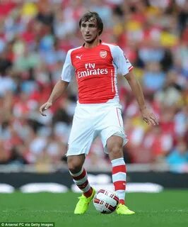 Norwich to complete Ignasi Miquel signing as Arsenal agree t
