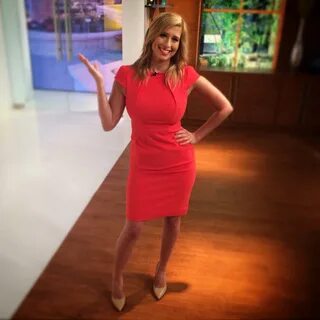 Stephanie Abrams on Twitter: "I swear this dress is red,but 