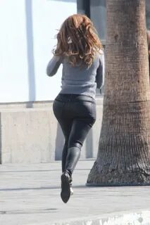 Maria Menounos Booty in Leather Pants on the Extra Set in Un