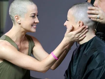 Country star Kellie Pickler shaves in solidarity - Kids Canc