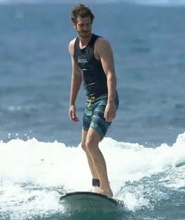 a ♡ Twitterissä: "Andrew Garfield surfing is my aesthetic.Lo