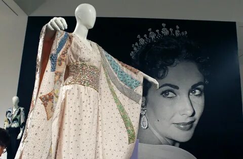 Elizabeth Taylor’s Jewels up for Auction at Christie’s (PHOT