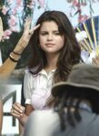 Selena Gomez Because She’s A Cutie @ Platinum-celebs.com