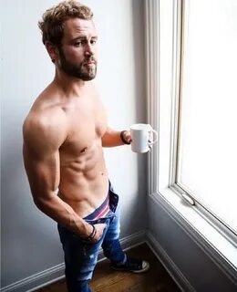 Nick Viall Shirtless Photo - The Hollywood Gossip