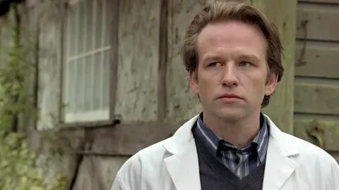 Pictures of Dallas Roberts