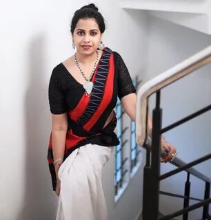 Malayalam Actress Sadhika Venugopal Hot Navel Saree Stills