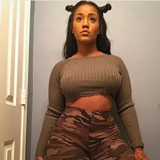 Jhonni Blaze’s Hot Selfies BootymotionTV