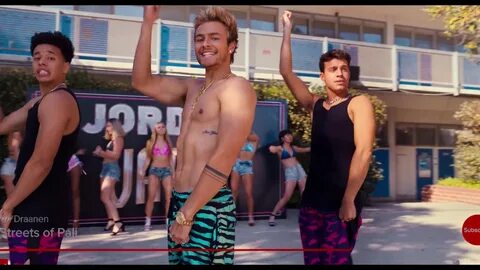 ausCAPS: Peyton Meyer shirtless in He's All That