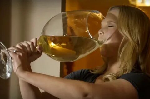 amy-schumer-wine-glass-party-for-one - The Midult