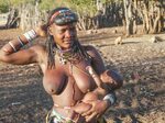 Голые женщины диких племен (67 фото)