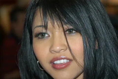 File:Mika Tan at AVN 2005 (10).jpg - Wikimedia Commons