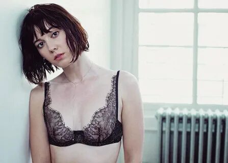 Mary Elizabeth Winstead Strips Down in a Sexy New Photo Shoo