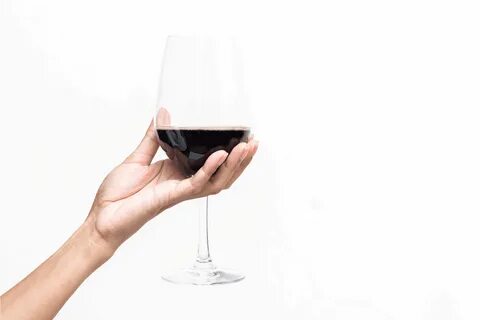 How Should You Hold A Red Wine Glass? - Kitchen Seer