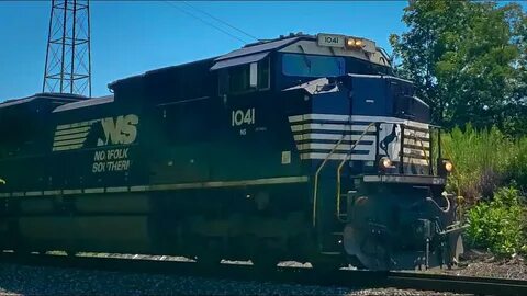 Norfolk Southern Freight Train Ultra HD (With Horn) - YouTub