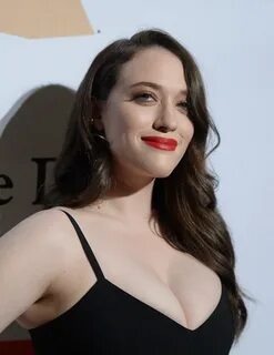 HOT CELEB PIX: Kat Dennings