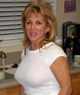 Photo - Sexy mature ladies. clothed, unclothed, etc... Page 