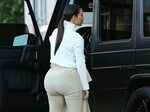 Kim Kardashian y sus curvas peligrosas - Zeleb.mx